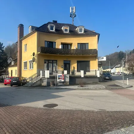 Urban Apartment Kremsmuenster